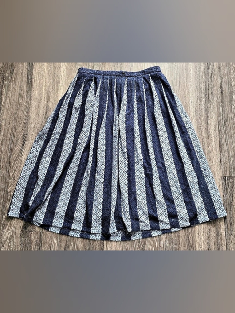 Mi Ami Navy Lace Stripe Skirt M Faded
Wash Vintage Midi - READ FLAWS